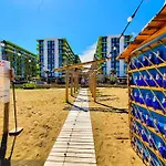 Oliver Pool & Mamaia Nord