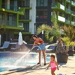 Oliver Pool & Mamaia Nord Appartement 3*